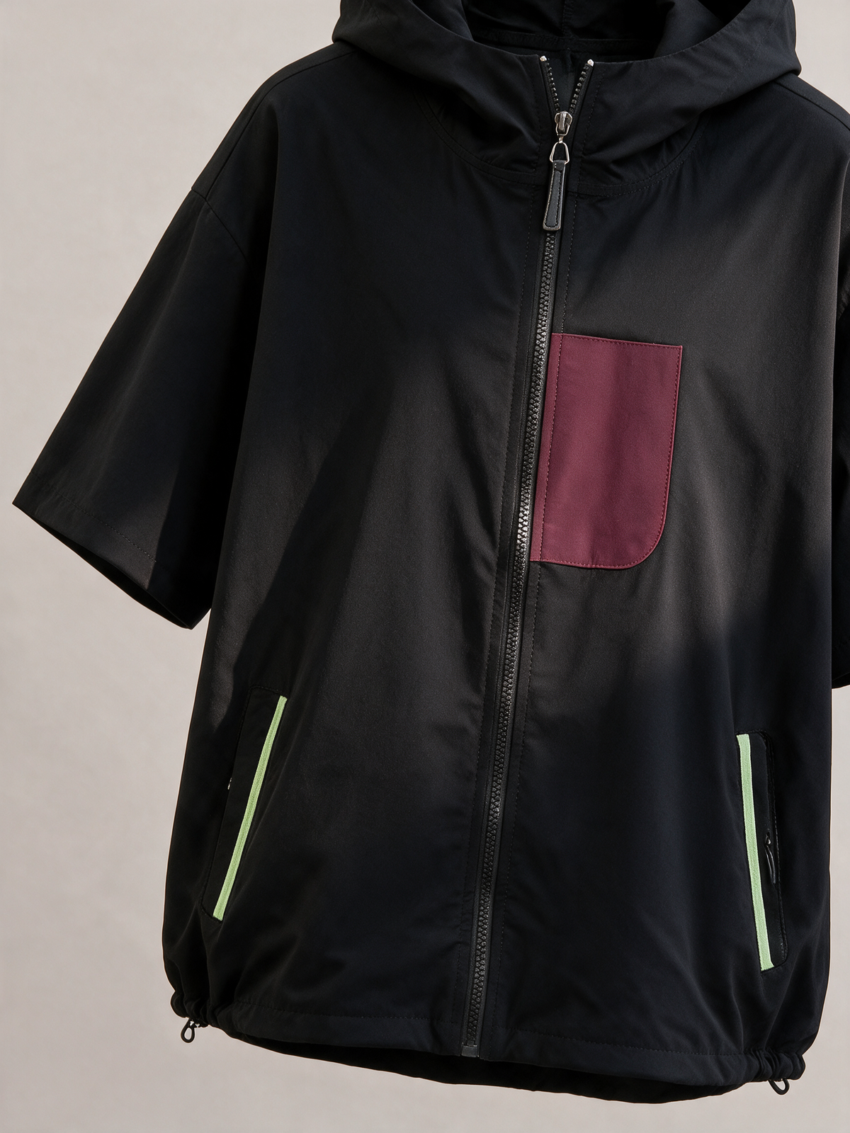 TOBI Hooded Tee, detail
